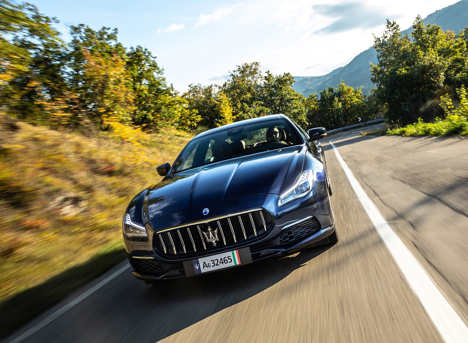 2021 Maserati Quattroporte SQ4 GranLusso Front Wallpapers (1). Download Wallpaper