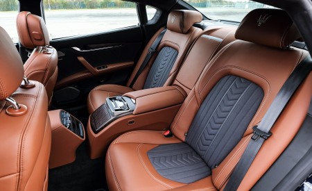 2021 Maserati Quattroporte SQ4 GranLusso Interior Rear Seats Wallpapers 450x275 (18)