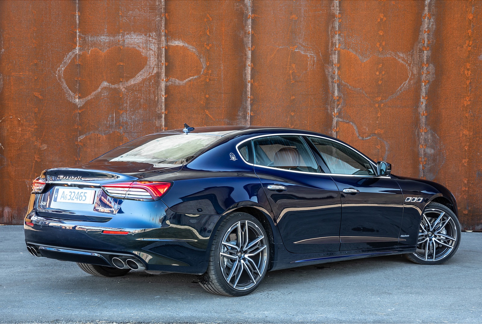 2021 Maserati Quattroporte SQ4 GranLusso Rear Three-Quarter Wallpapers #10 of 18