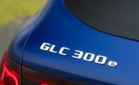 2021 Mercedes-Benz GLC 300 e Plug-In Hybrid (UK-Spec) Badge Wallpapers  450x275 (59)