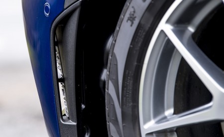 2021 Mercedes-Benz GLC 300 e Plug-In Hybrid (UK-Spec) Detail Wallpapers 450x275 (53)