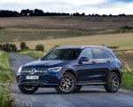 2021 Mercedes-Benz GLC 300 e Plug-In Hybrid (UK-Spec) Front Three-Quarter Wallpapers 150x120 (40)