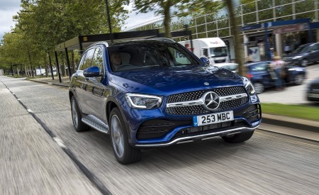 2021 Mercedes-Benz GLC 300 e Plug-In Hybrid (UK-Spec) Front Wallpapers  450x275 (32)