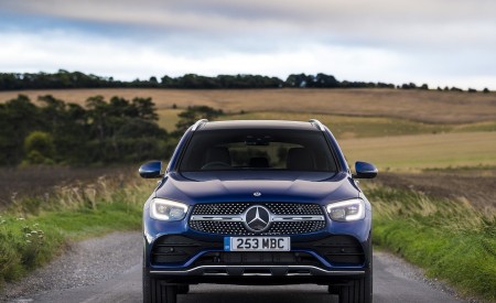 2021 Mercedes-Benz GLC 300 e Plug-In Hybrid (UK-Spec) Front Wallpapers 450x275 (41)