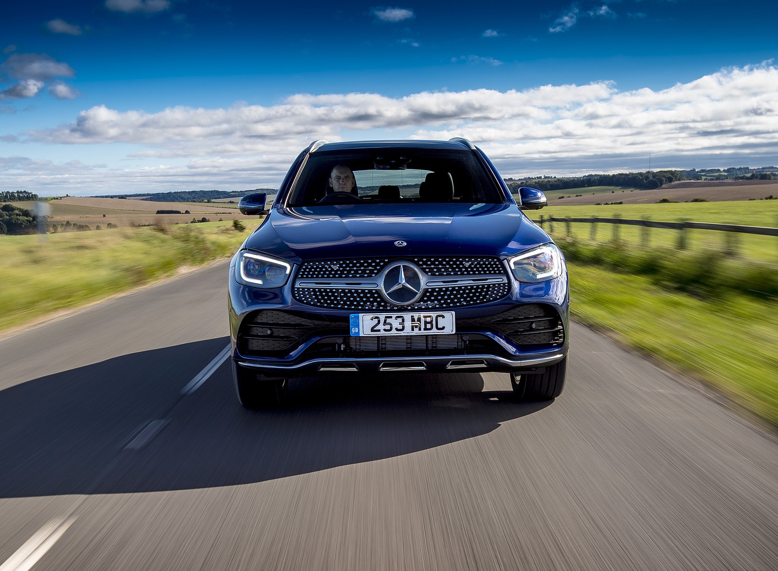 2021 Mercedes-Benz GLC 300 e Plug-In Hybrid (UK-Spec) Front Wallpapers (6)