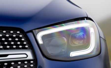 2021 Mercedes-Benz GLC 300 e Plug-In Hybrid (UK-Spec) Headlight Wallpapers 450x275 (50)