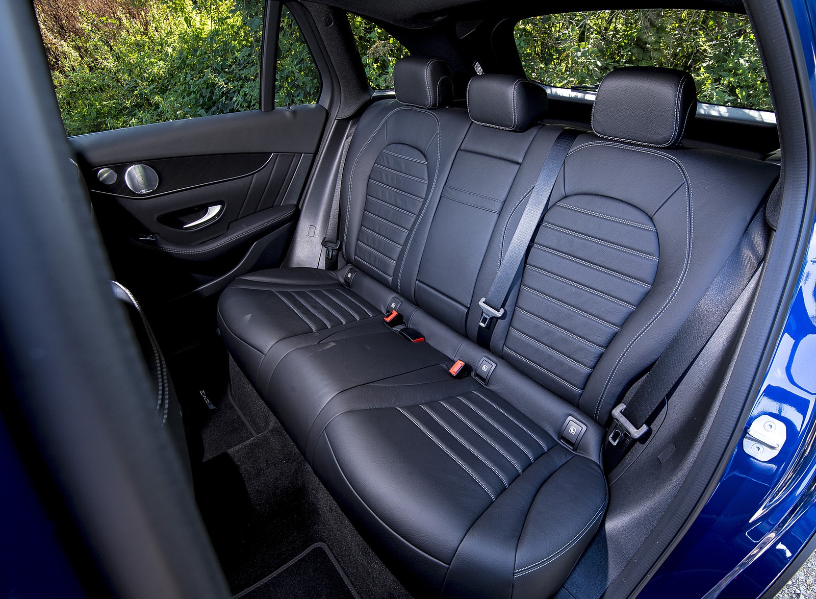 2021 Mercedes-Benz GLC 300 e Plug-In Hybrid (UK-Spec) Interior Rear Seats Wallpapers #79 of 84