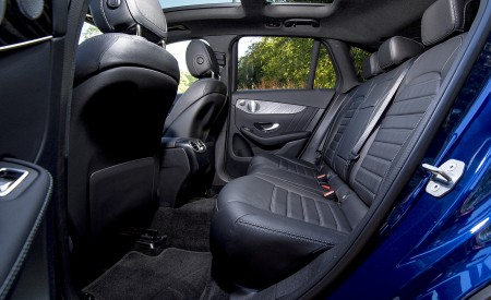2021 Mercedes-Benz GLC 300 e Plug-In Hybrid (UK-Spec) Interior Rear Seats Wallpapers 450x275 (80)