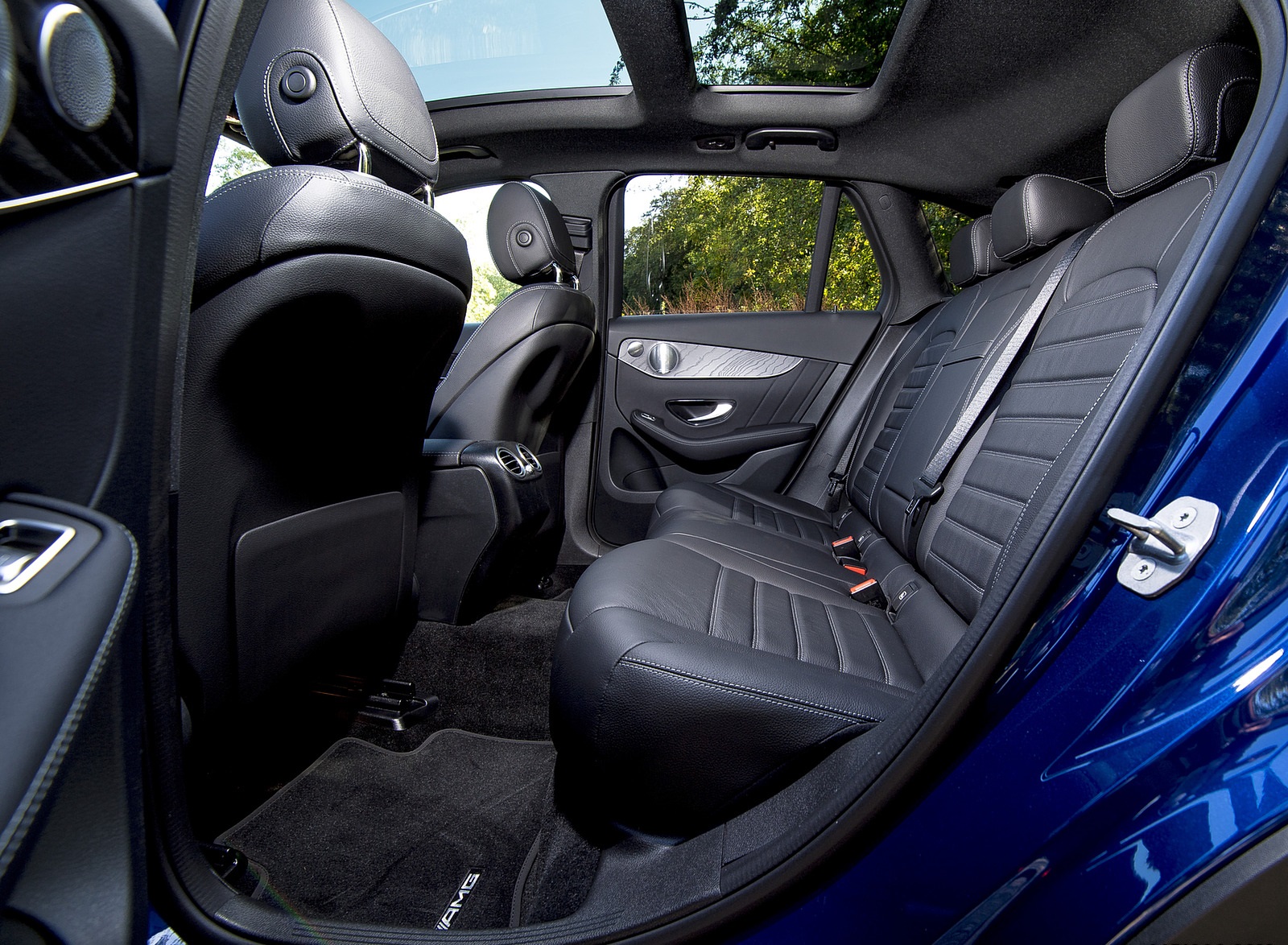 2021 Mercedes-Benz GLC 300 e Plug-In Hybrid (UK-Spec) Interior Rear Seats Wallpapers #80 of 84