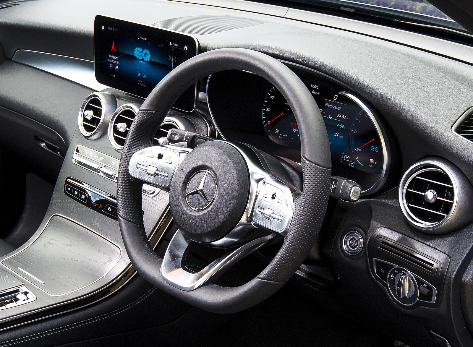 2021 Mercedes-Benz GLC 300 e Plug-In Hybrid (UK-Spec) Interior Steering Wheel Wallpapers #65 of 84
