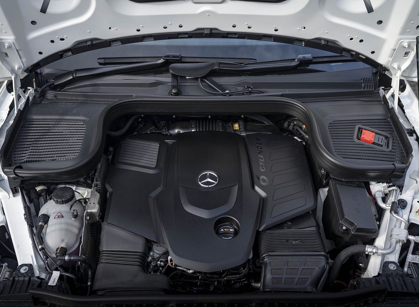 2021 Mercedes-Benz GLE Coupé 400d (UK-Spec) Engine Wallpapers #62 of 88