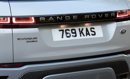 2021 Range Rover Evoque P300e PHEV Detail Wallpapers 450x275 (42)