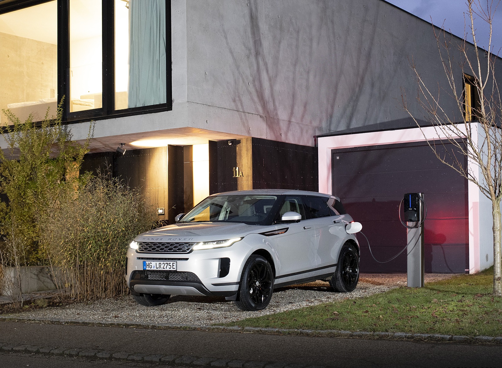 2021 Range Rover Evoque PHEV Front Three-Quarter Wallpapers #19 of 55