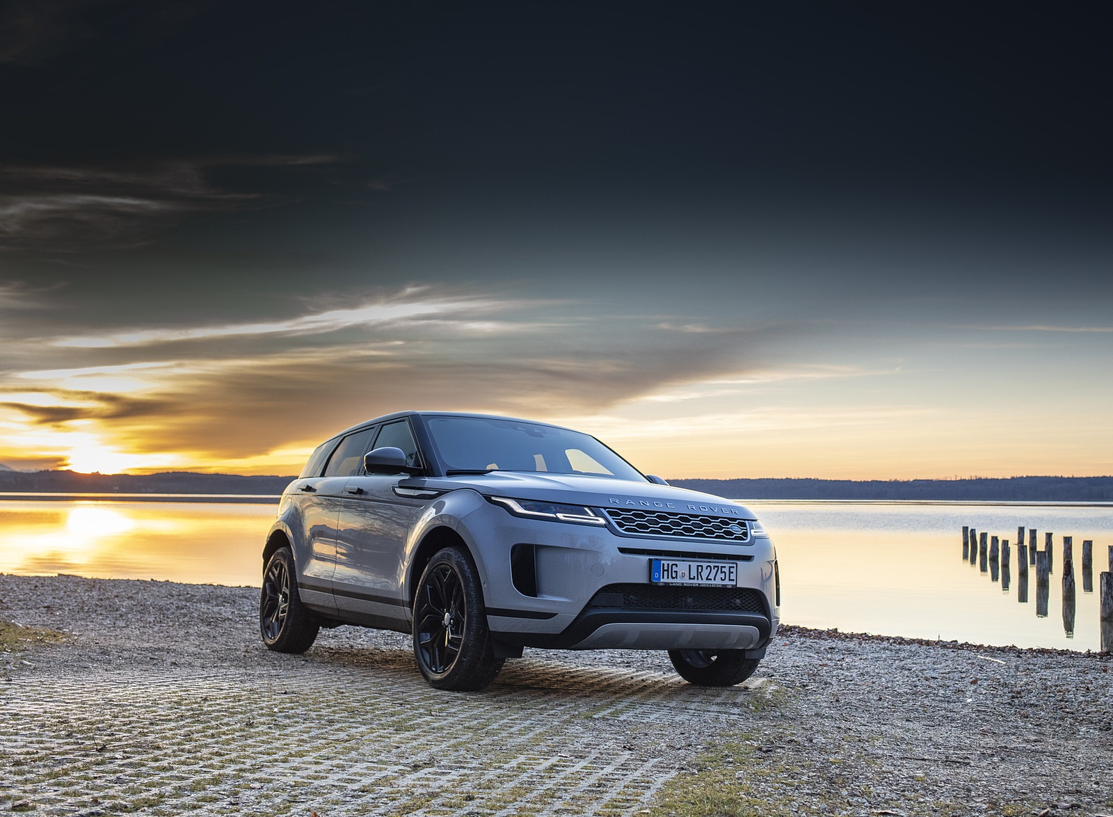 2021 Range Rover Evoque PHEV Front Three-Quarter Wallpapers #18 of 55