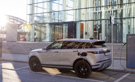 2021 Range Rover Evoque PHEV Rear Three-Quarter Wallpapers  450x275 (38)