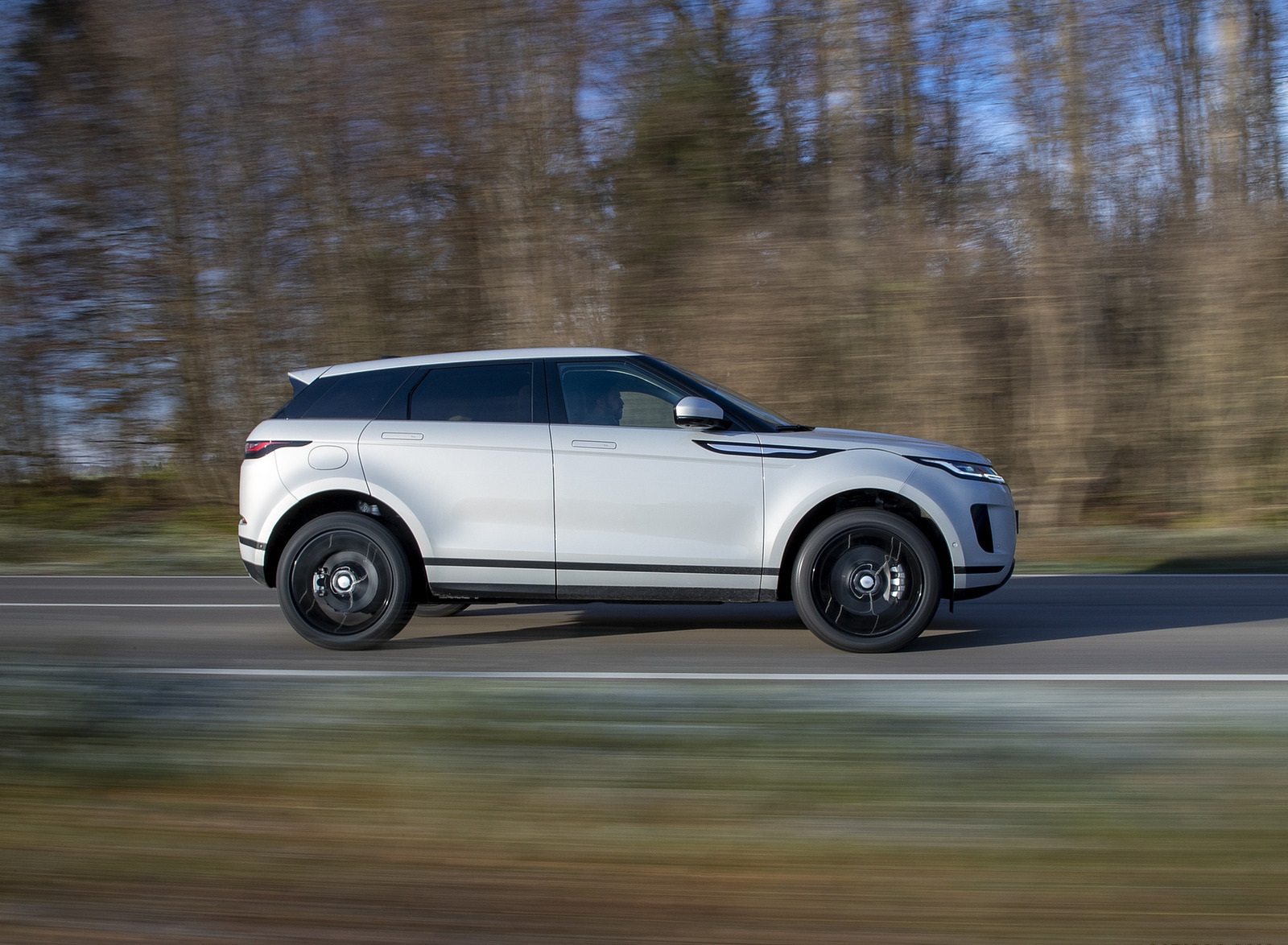 2021 Range Rover Evoque PHEV Side Wallpapers (7)