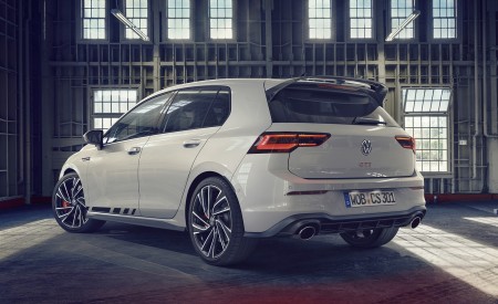 2021 Volkswagen Golf GTI Clubsport Rear Three-Quarter Wallpapers 450x275 (2)