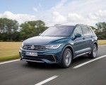 2021 Volkswagen Tiguan R-Line Front Three-Quarter Wallpapers 150x120 (3)