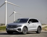 2021 Volkswagen Touareg eHybrid Front Three-Quarter Wallpapers 150x120 (15)