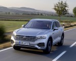 2021 Volkswagen Touareg eHybrid Front Three-Quarter Wallpapers 150x120 (1)