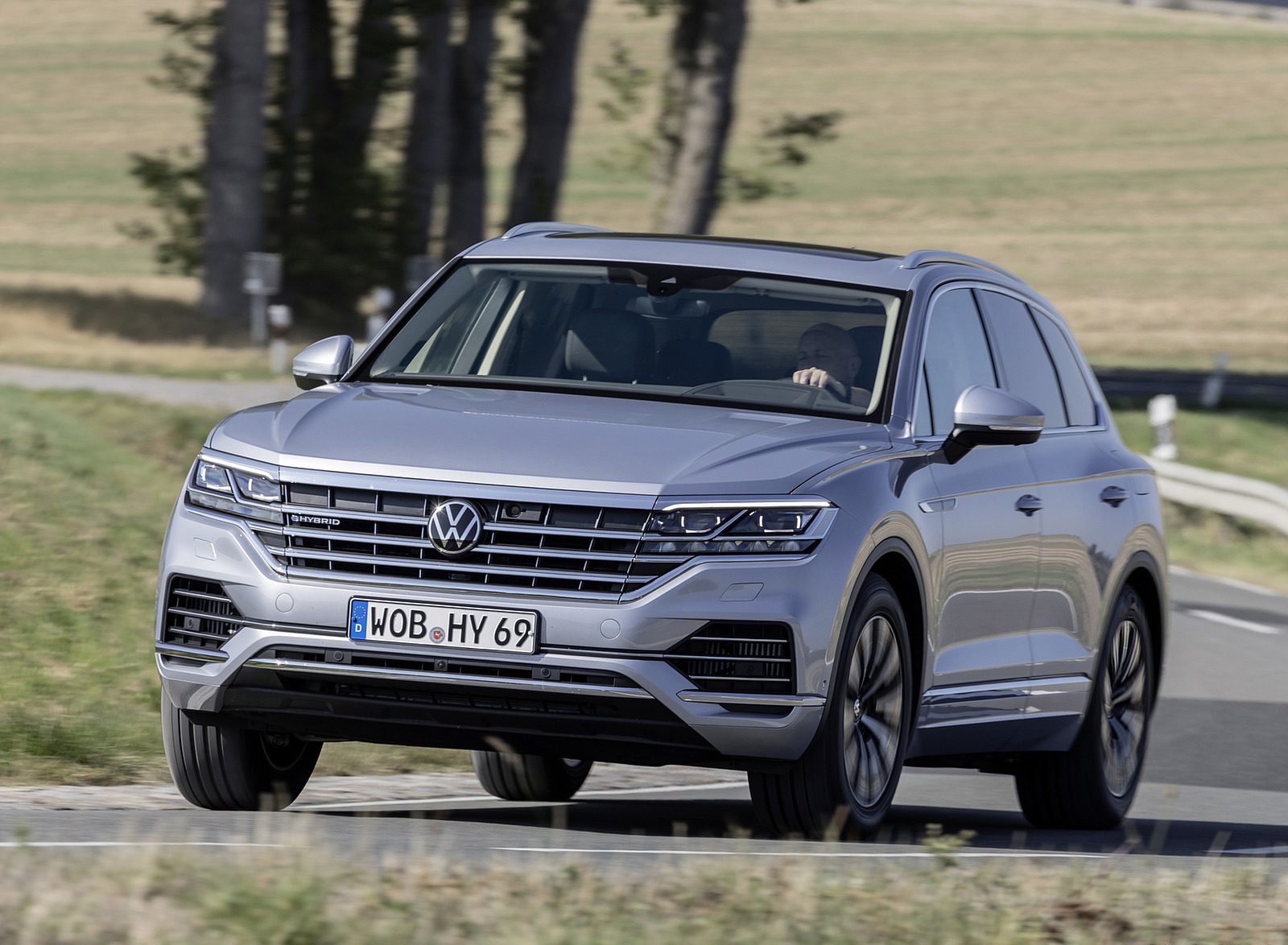 2021 Volkswagen Touareg eHybrid Front Wallpapers (4)