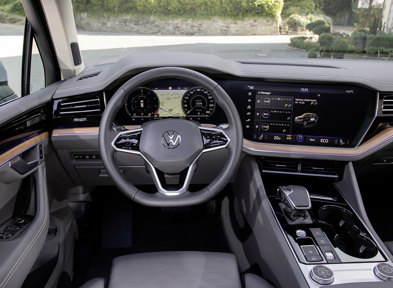 2021 Volkswagen Touareg eHybrid Interior Cockpit Wallpapers #29 of 31