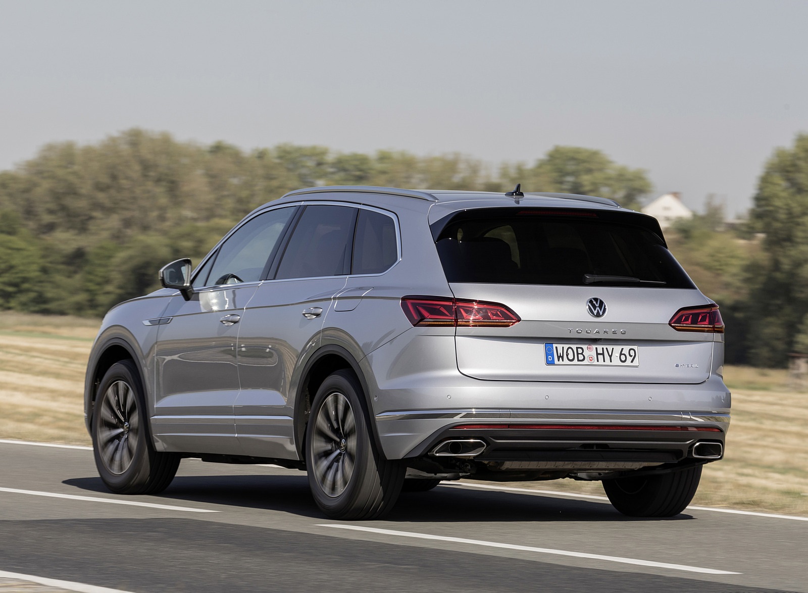 2021 Volkswagen Touareg eHybrid Rear Three-Quarter Wallpapers (7)