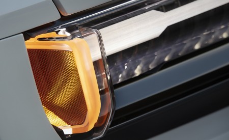 2022 GMC HUMMER EV Edition 1 Headlight Wallpapers 450x275 (32)