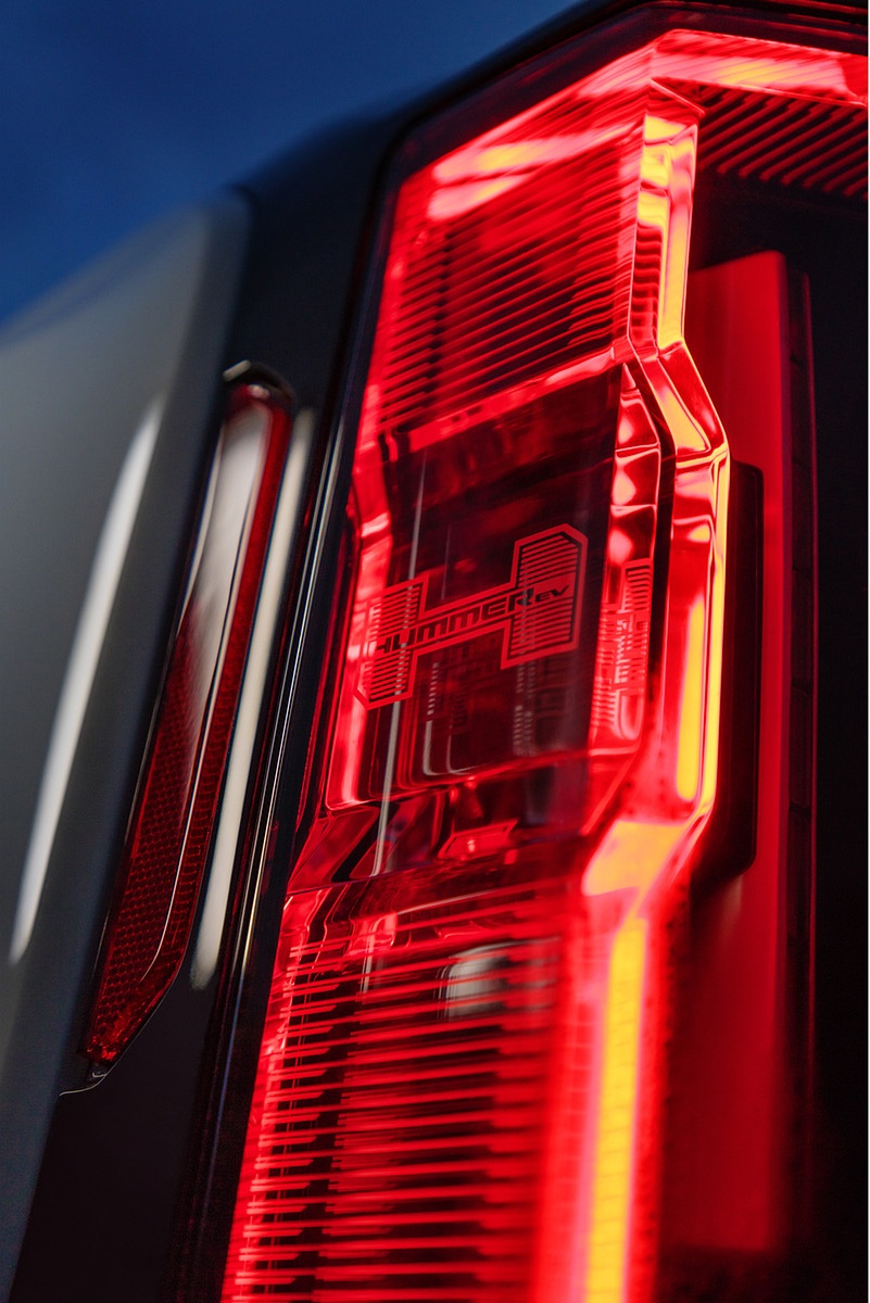 2022 GMC HUMMER EV Edition 1 Tail Light Wallpapers #29 of 56