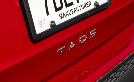 2022 Volkswagen Taos Detail Wallpapers 450x275 (48)
