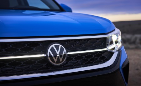 2022 Volkswagen Taos Grill Wallpapers 450x275 (20)