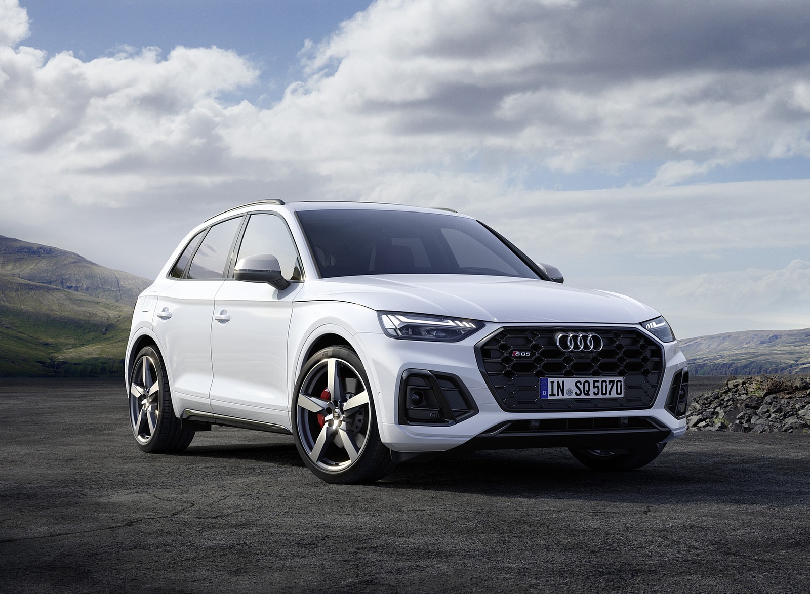 2021 Audi SQ5 TDI (Color: Glacier White) Front Three-Quarter Wallpapers (3)