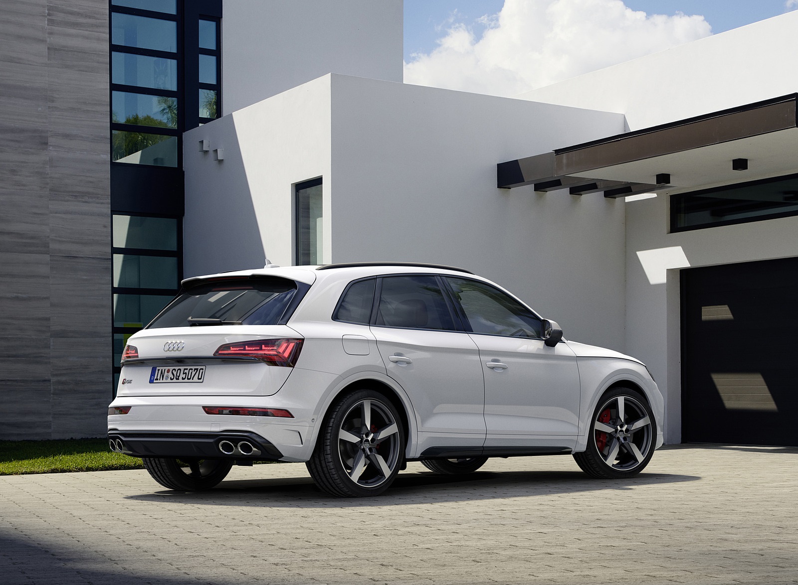 2021 Audi SQ5 TDI (Color: Glacier White) Rear Three-Quarter Wallpapers (8)