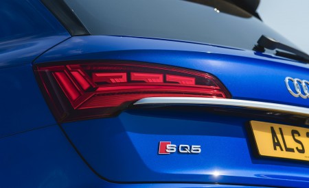 2021 Audi SQ5 TDI (UK-Spec) Tail Light Wallpapers  450x275 (63)