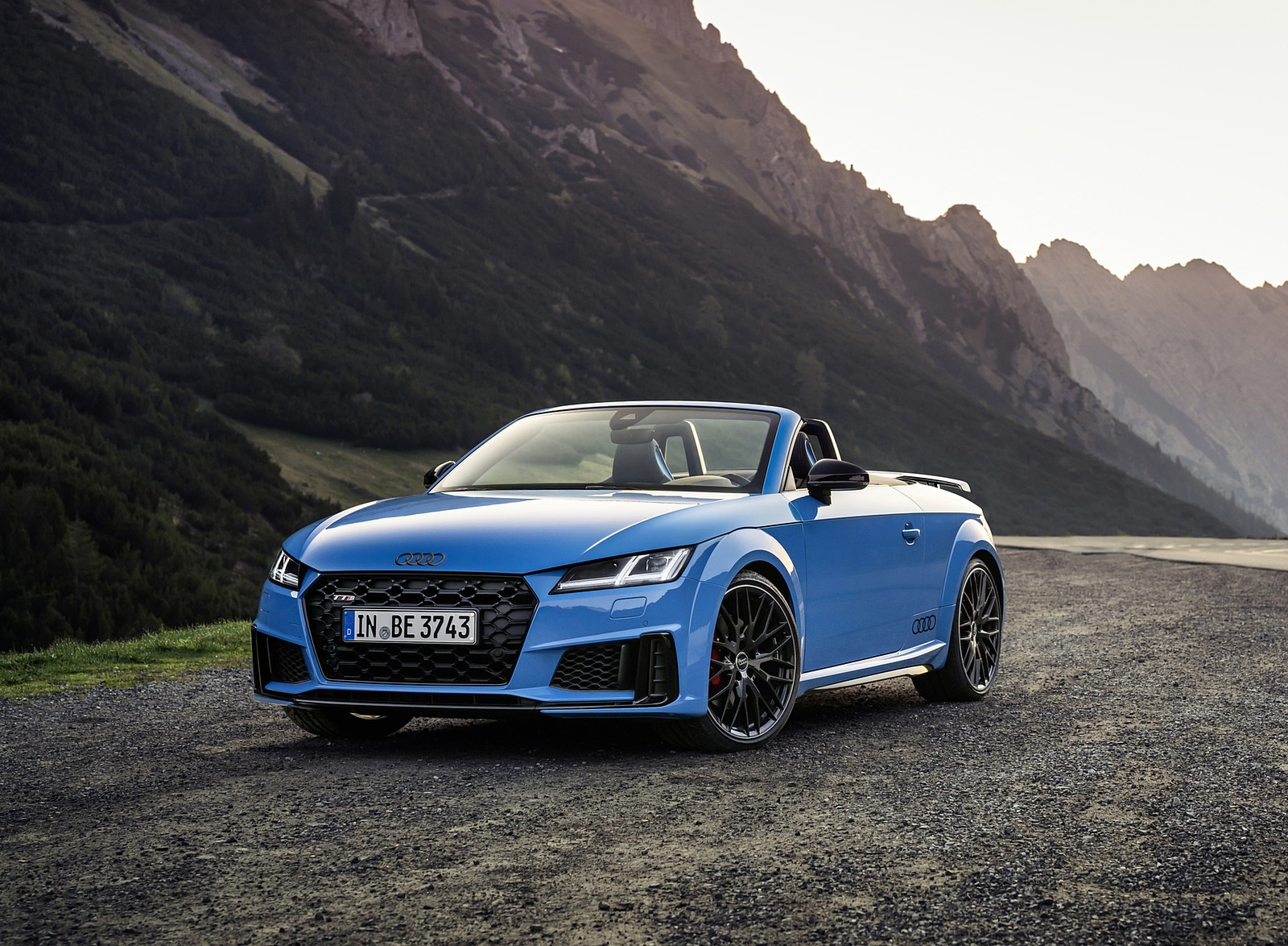 2021 Audi TTS Roadster Competition Plus (Color: Turbo Blue) Front Three-Quarter Wallpapers  (8)