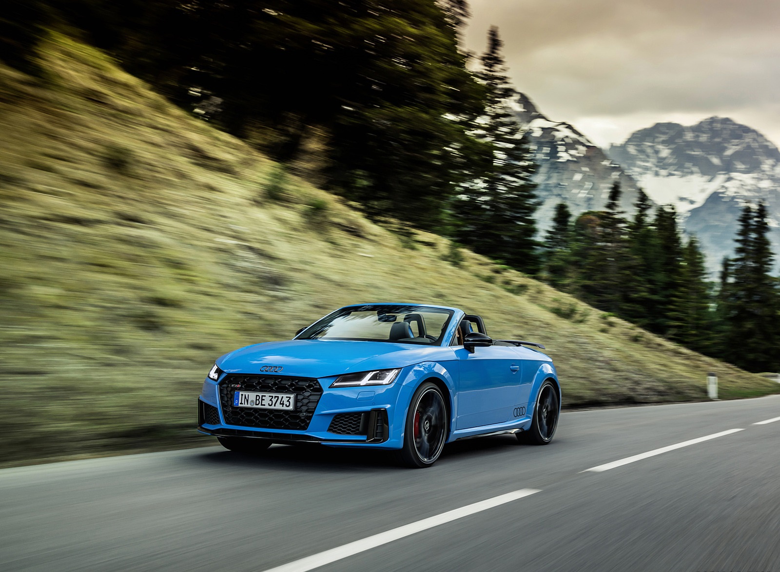 2021 Audi TTS Roadster Competition Plus (Color: Turbo Blue) Front Three-Quarter Wallpapers (7)