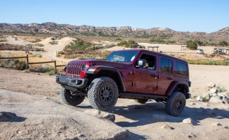 2021 Jeep Wrangler Rubicon 392 (Color: Snazzberry Metallic) Front Three-Quarter Wallpapers 450x275 (83)