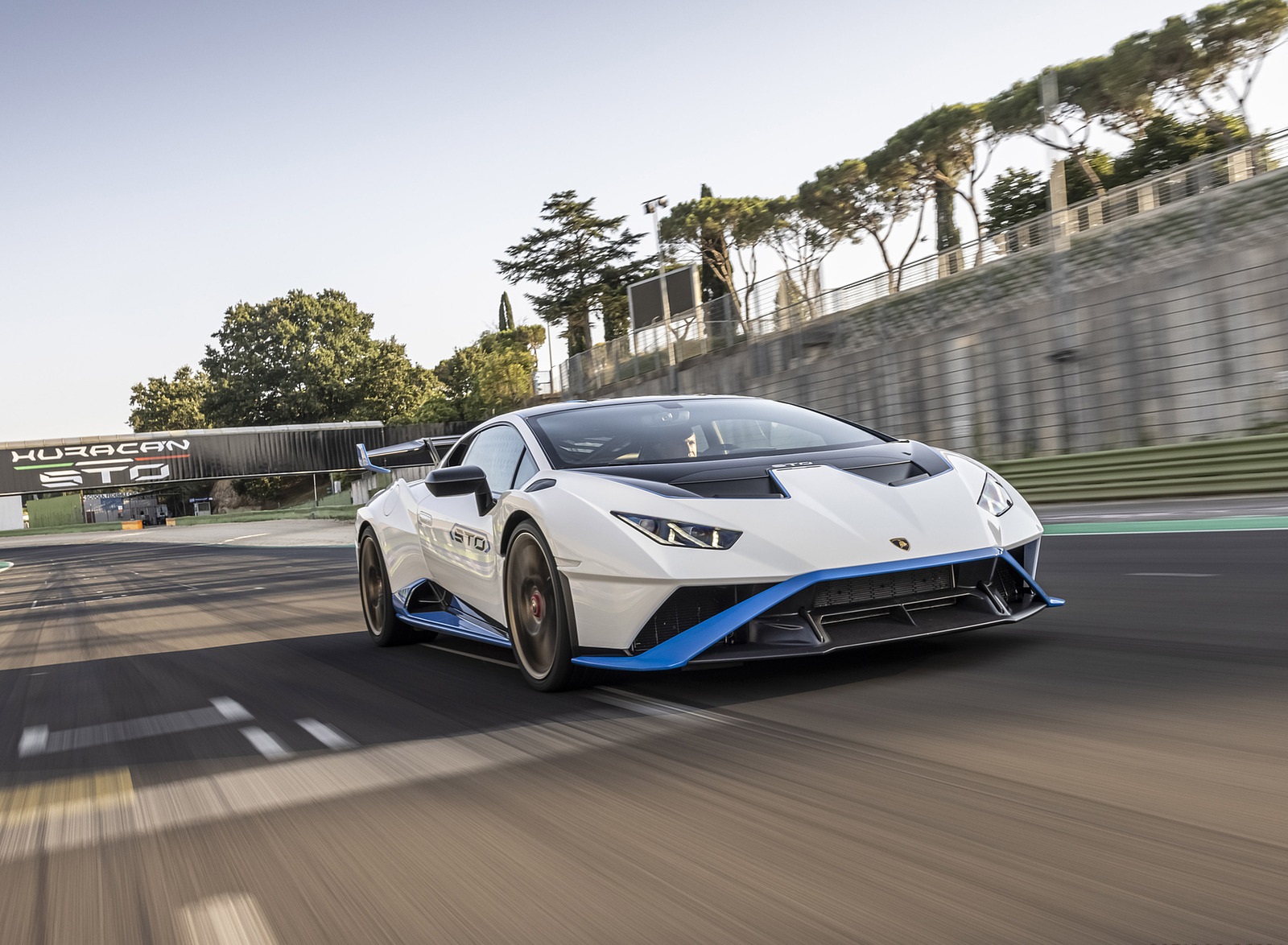 Lamborghini 2021