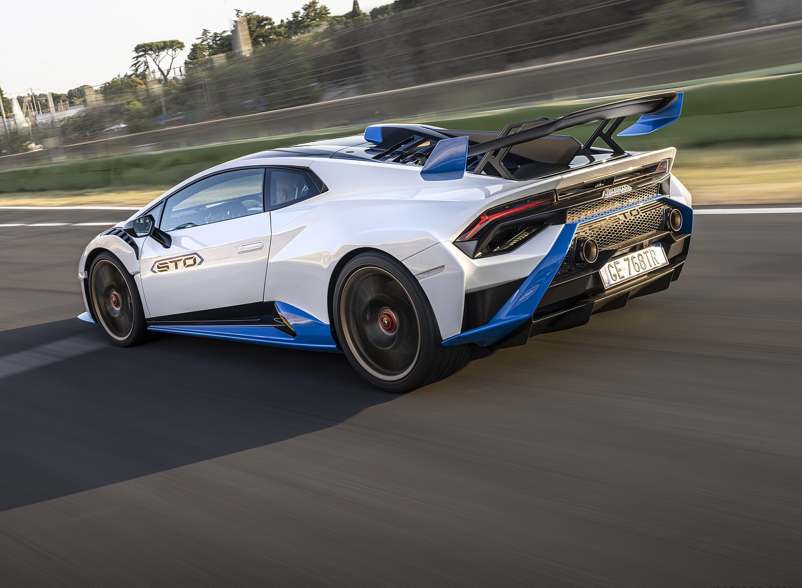 Lamborghini 2021