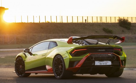2021 Lamborghini Huracán STO Rear Three-Quarter Wallpapers 450x275 (19)