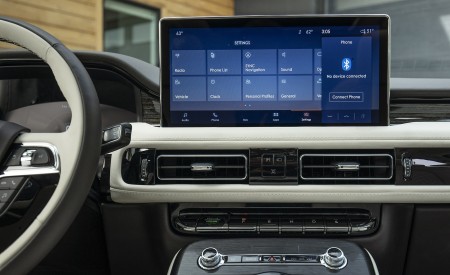 2021 Lincoln Nautilus Central Console Wallpapers 450x275 (25)