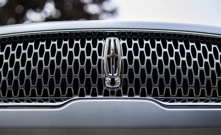 2021 Lincoln Nautilus (Color: Silver Radiance) Grill Wallpapers 450x275 (54)