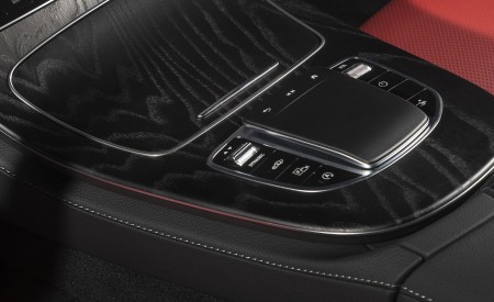 2021 Mercedes-Benz E 450 4MATIC Coupe (US-Spec) Central Console Wallpapers 450x275 (46)