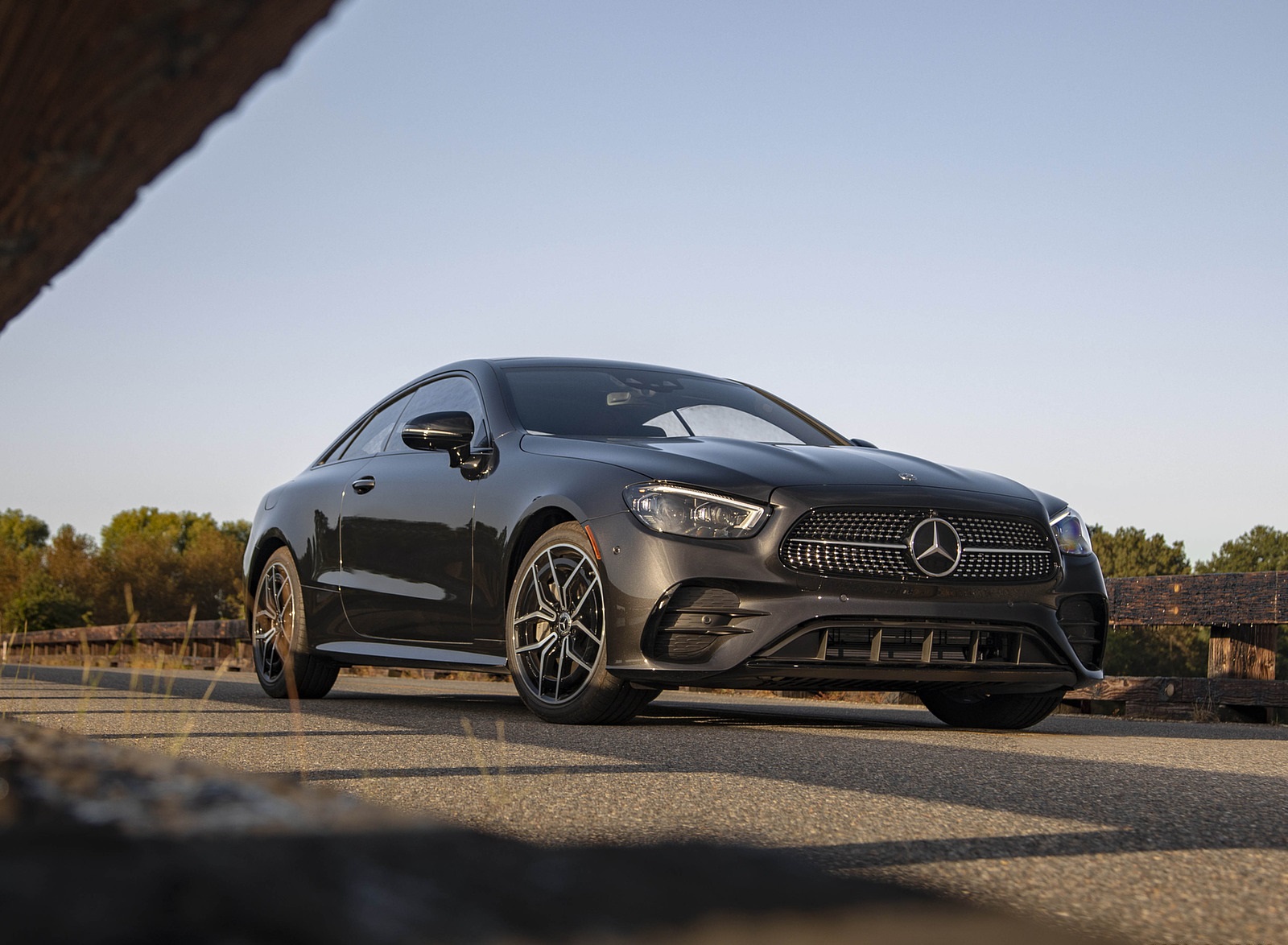 2021 Mercedes-Benz E 450 4MATIC Coupe (US-Spec) Front Three-Quarter Wallpapers #13 of 49