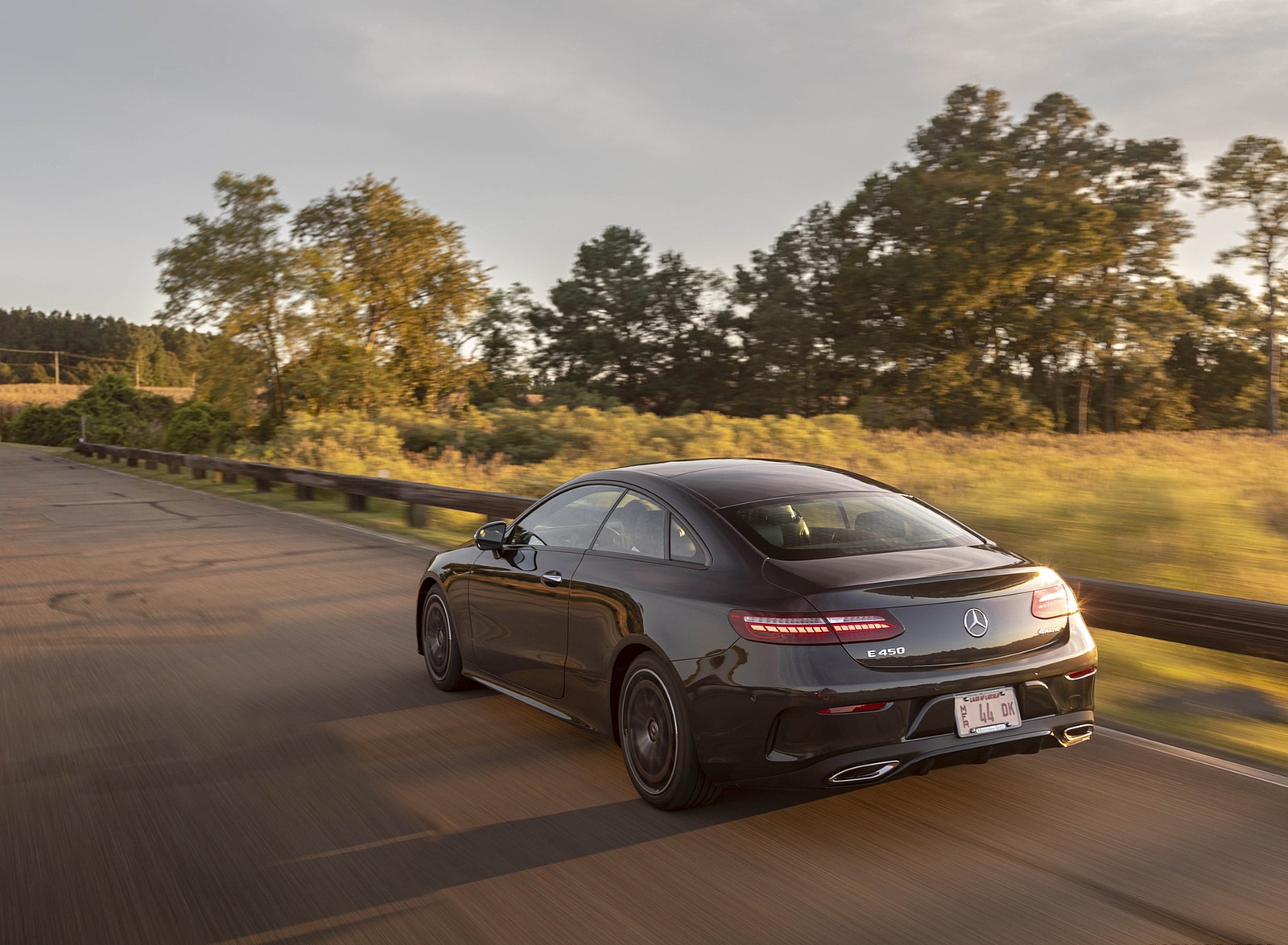 2021 Mercedes-Benz E 450 4MATIC Coupe (US-Spec) Rear Three-Quarter Wallpapers (4)