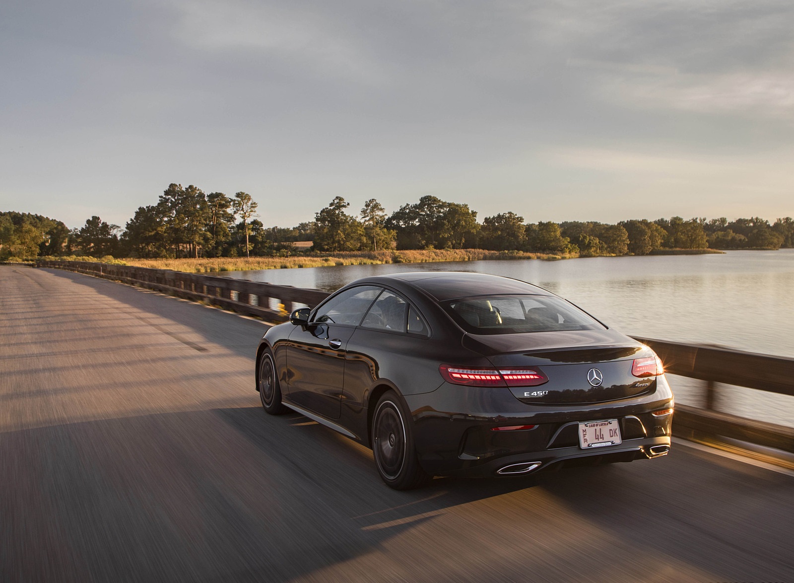 2021 Mercedes-Benz E 450 4MATIC Coupe (US-Spec) Rear Three-Quarter Wallpapers  (5)