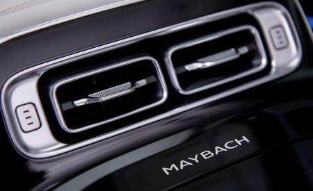 2021 Mercedes-Maybach S-Class (Color: Designo Crystal White / Silver Grey Pearl) Interior Detail Wallpapers 450x275 (110)