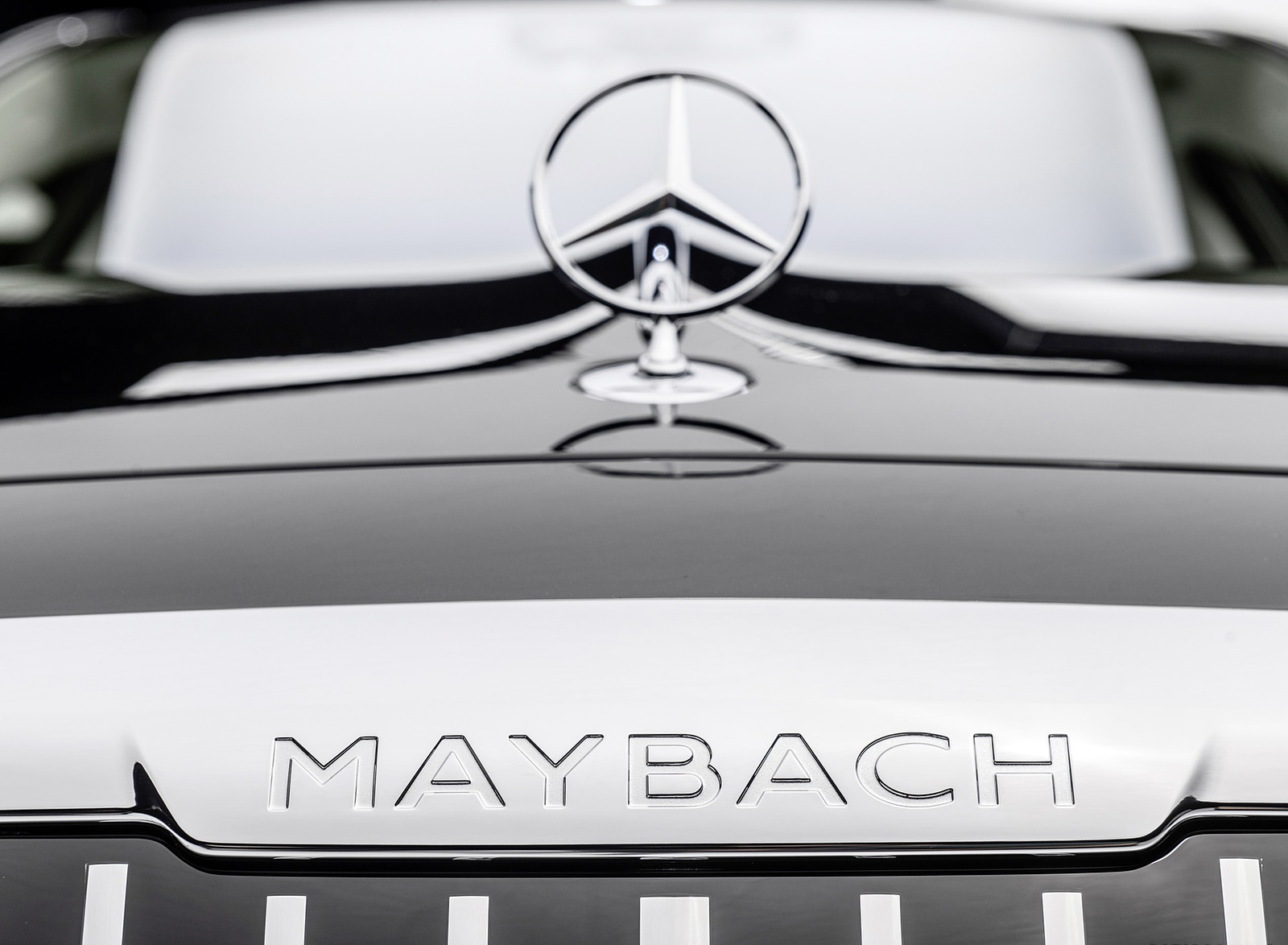 2021 Mercedes-Maybach S-Class (Color: Designo Diamond White Bright / Obsidian Black) Badge Wallpapers #88 of 149