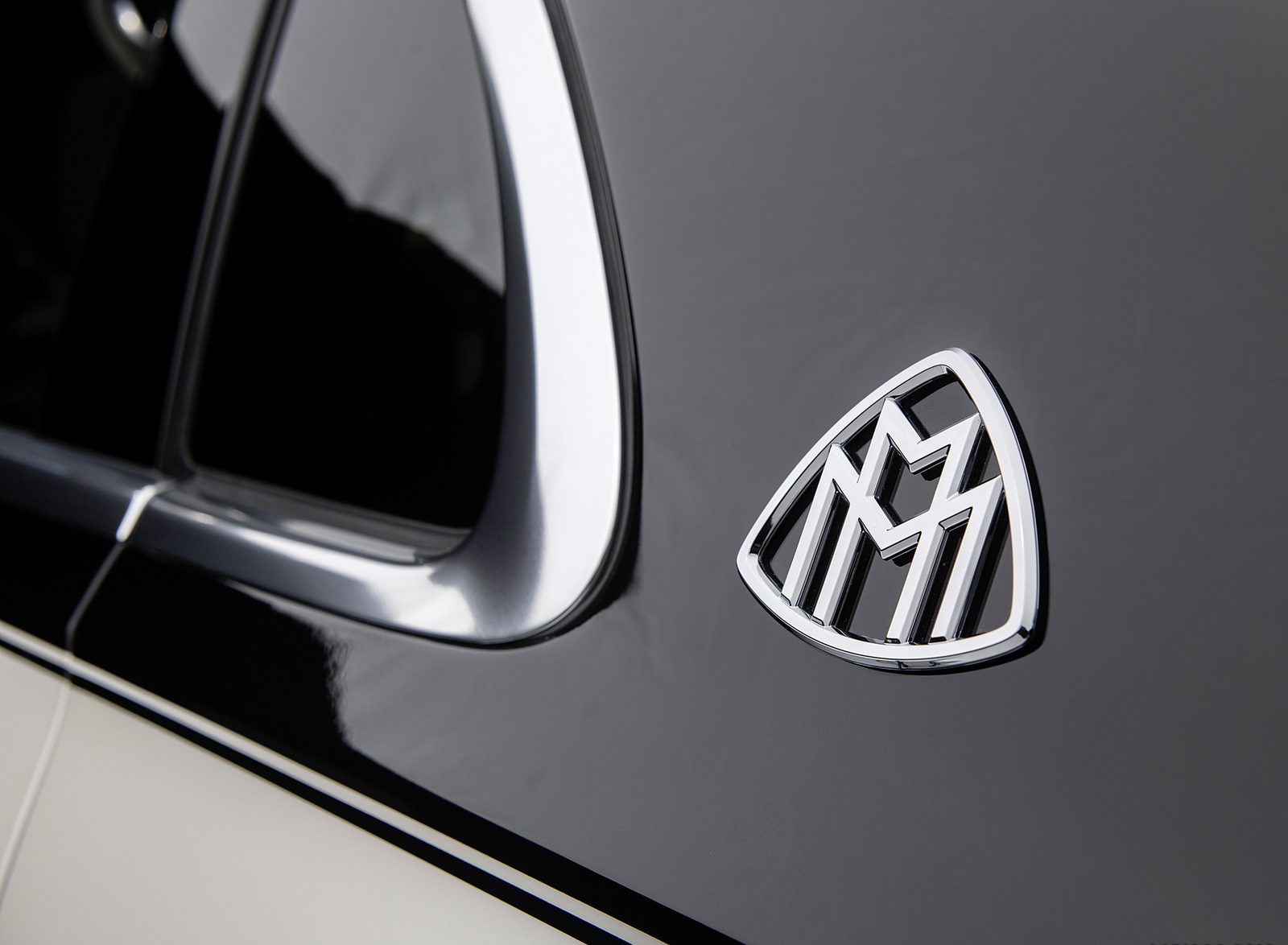 2021 Mercedes-Maybach S-Class (Color: Designo Diamond White Bright / Obsidian Black) Badge Wallpapers  #85 of 149