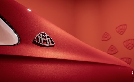 2021 Mercedes-Maybach S-Class (Color: Designo Patagonian Rot Bright) Badge Wallpapers 450x275 (127)
